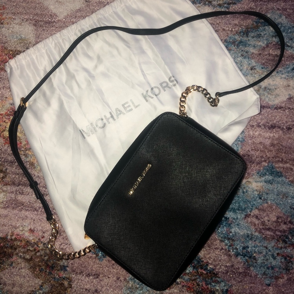 Michael Kors jet set crossbody bag